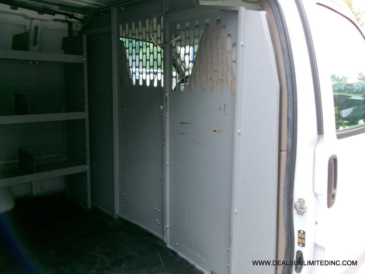 Used 2020 Chevrolet Express 3500 w/ Driver Convenience Package RWD image 19