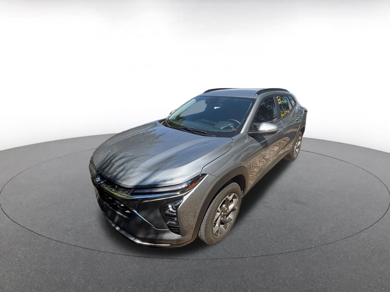 Used 2025 Chevrolet Trax LT w/ LT Convenience Package image 3