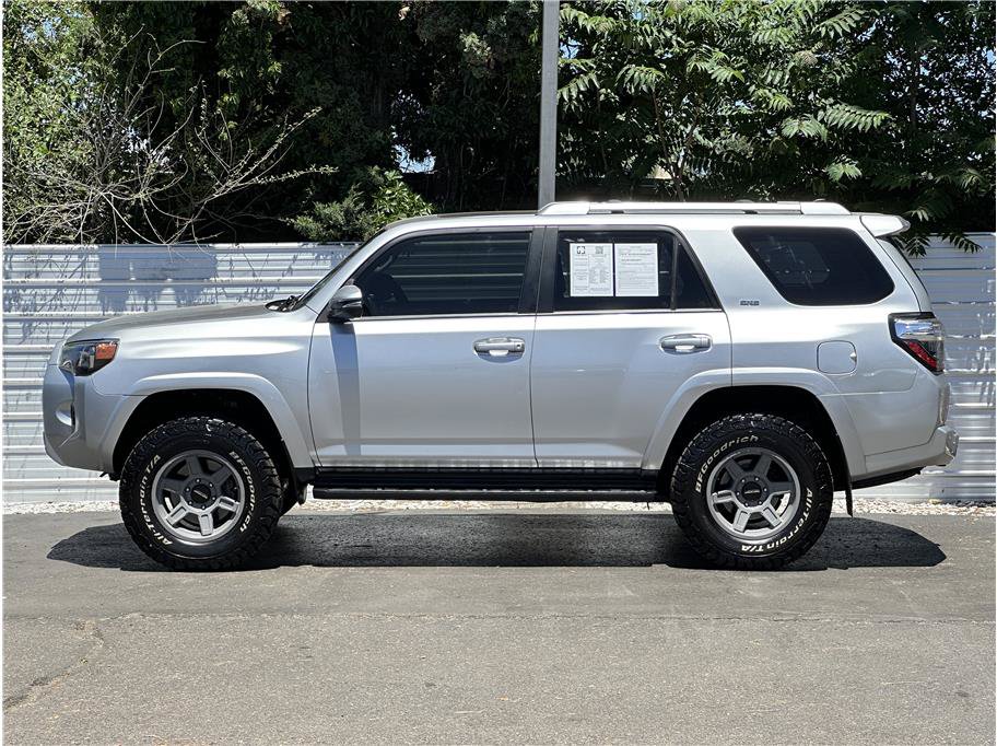 Used 2017 Toyota 4Runner SR5 Premium AWD/4WD image 13