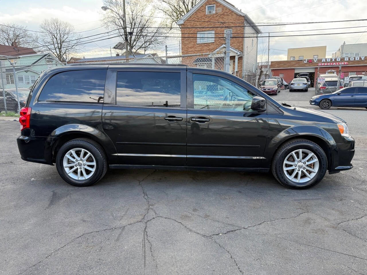 Used 2013 Dodge Grand Caravan SXT w/ UConnect Hands-Free Group image 7