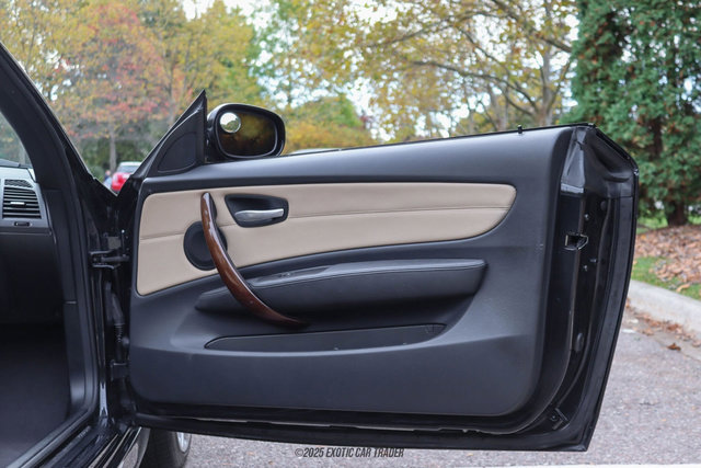 Used 2010 BMW 135i Convertible image 35