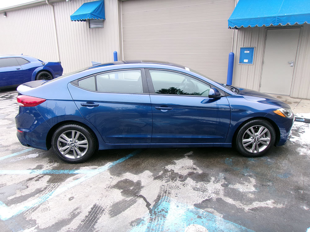 Used 2017 Hyundai Elantra Value Edition w/ Cargo Package FWD image 7