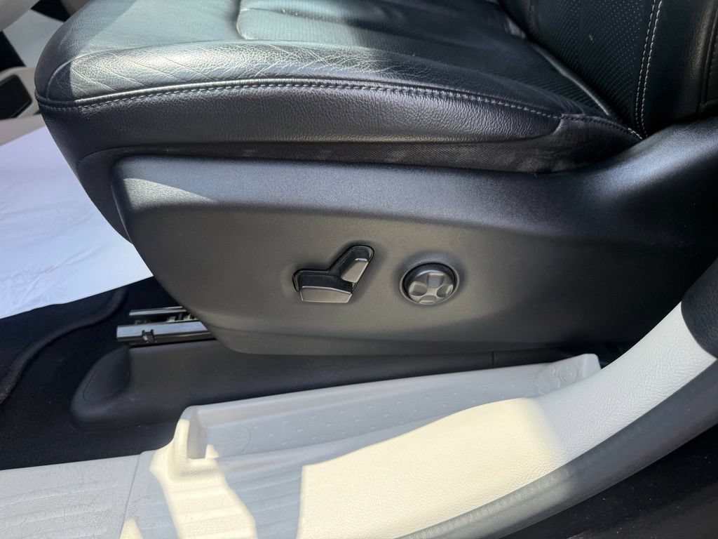 Used 2022 Chrysler Pacifica Touring-L AWD/4WD image 15