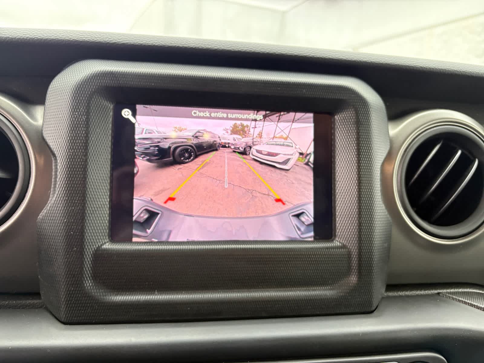 Used 2023 Jeep Gladiator Sport AWD/4WD image 22