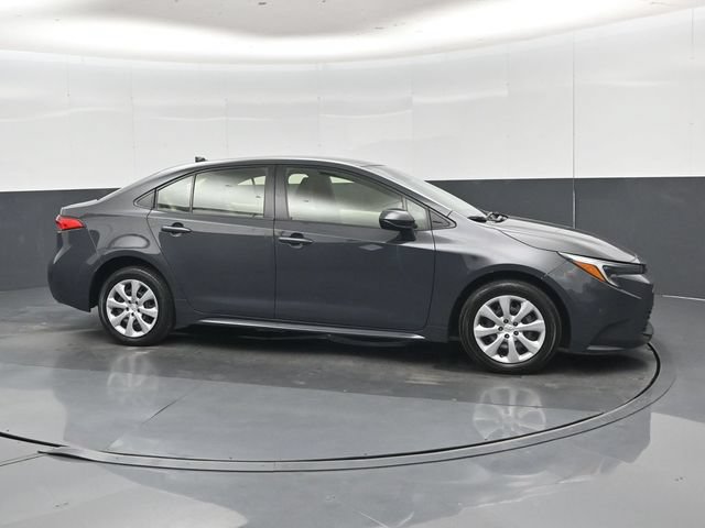 Used 2025 Toyota Corolla LE FWD image 31
