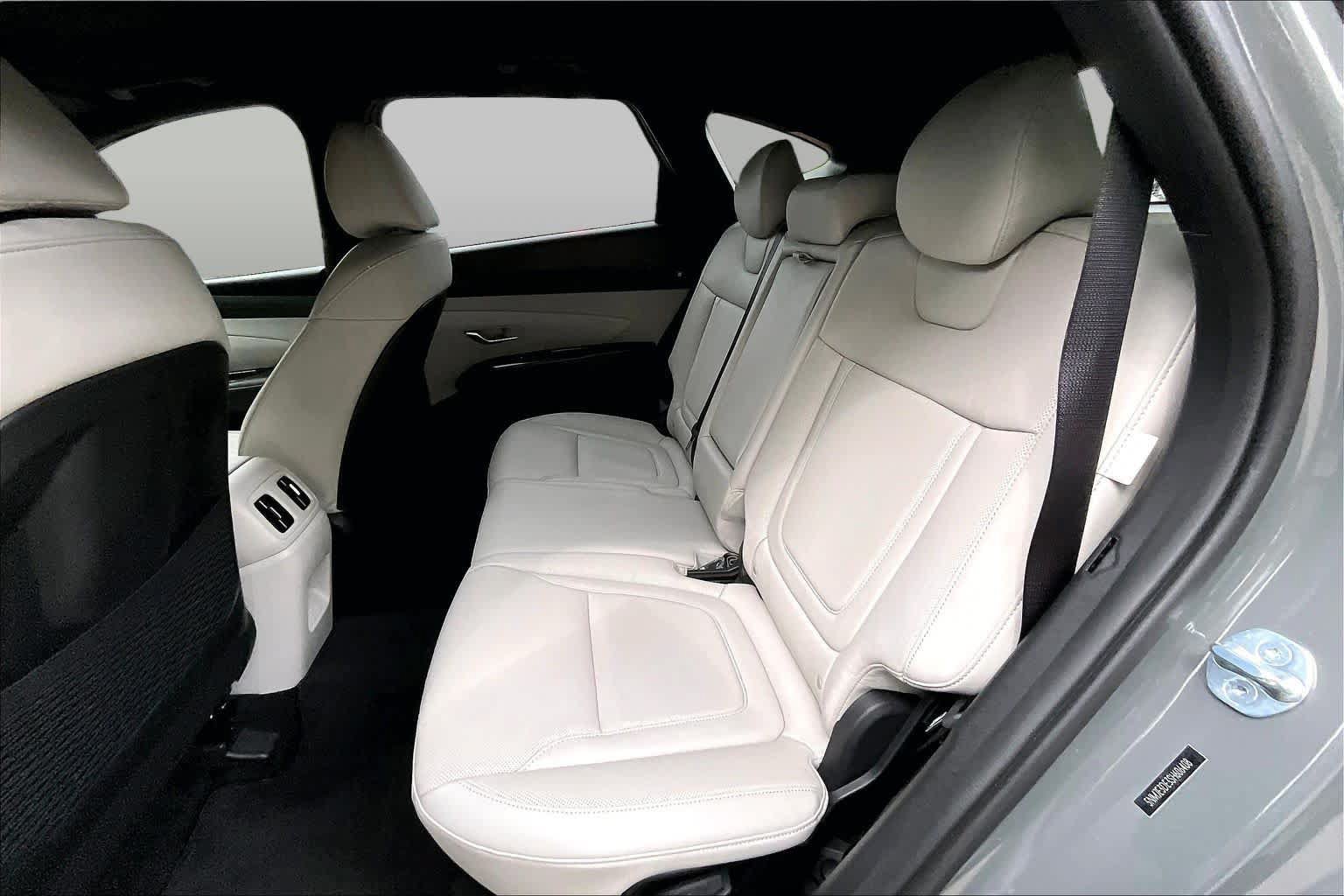 Used 2025 Hyundai Tucson Limited FWD image 21