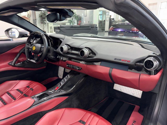Used 2021 Ferrari 812 GTS RWD image 61