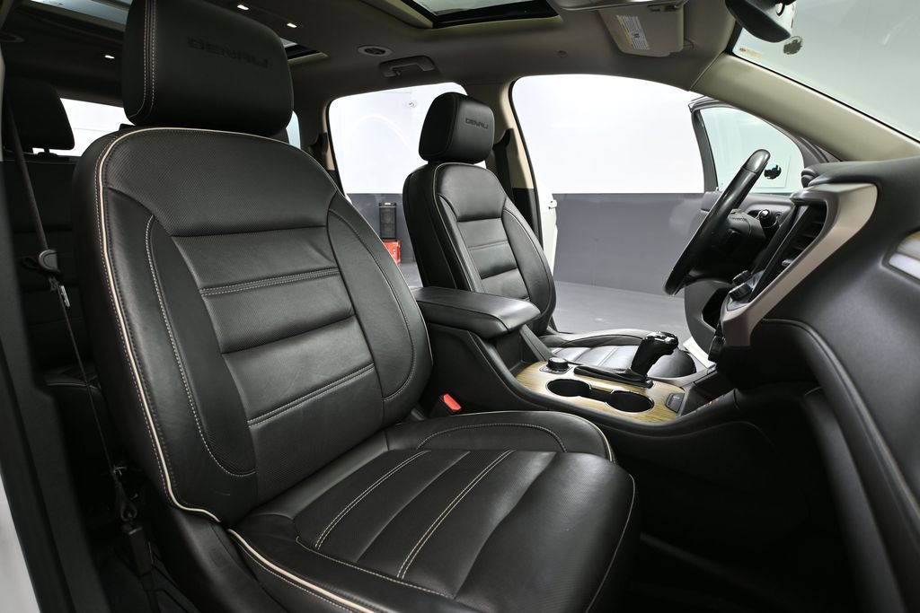 Used 2018 GMC Acadia Denali w/ Technology Package AWD/4WD image 46