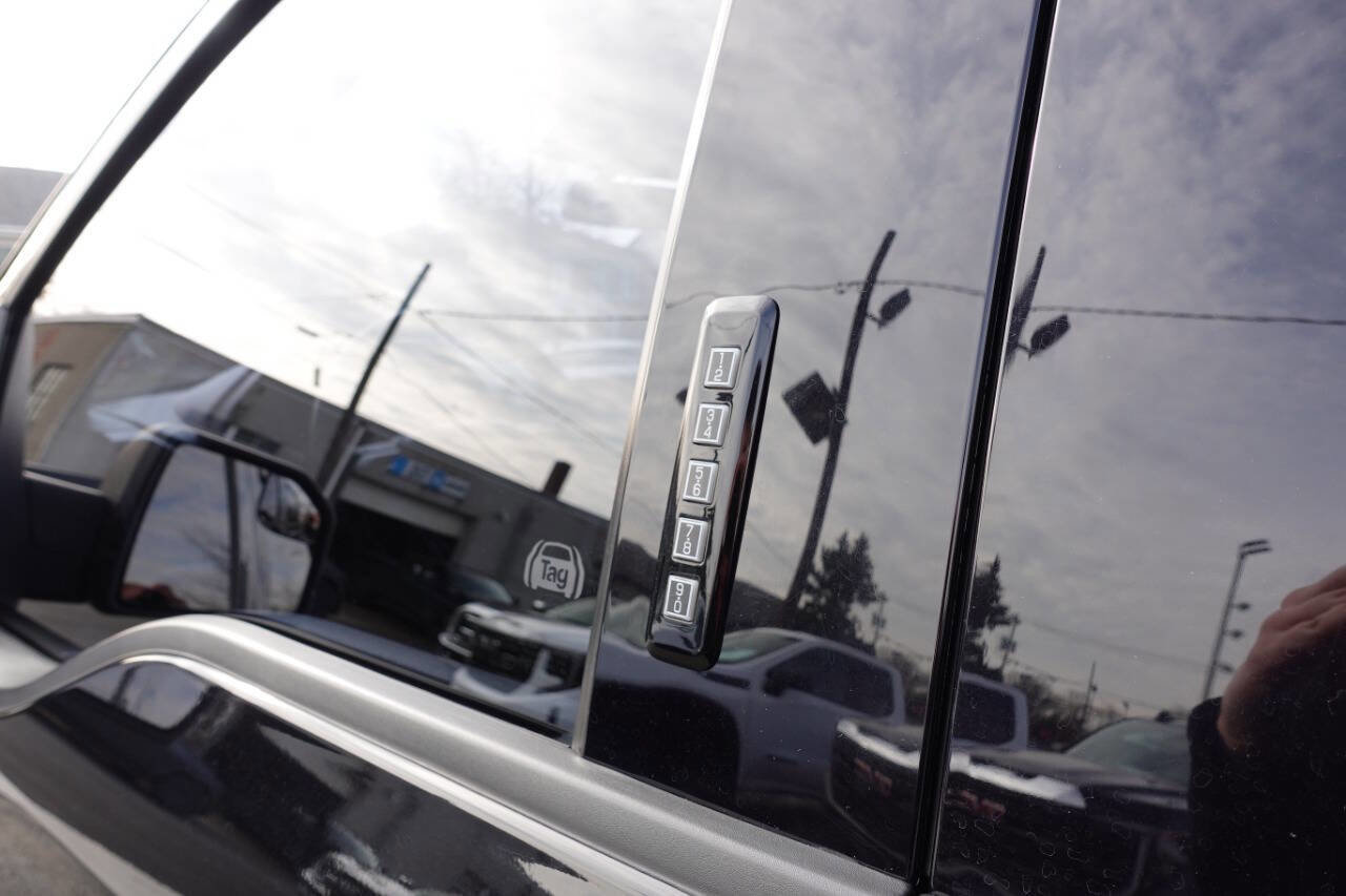 Used 2019 Ford F150 XLT w/ Equipment Group 302A Luxury image 10