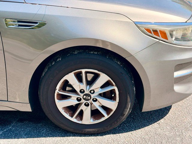 Used 2017 Kia Optima LX FWD image 29