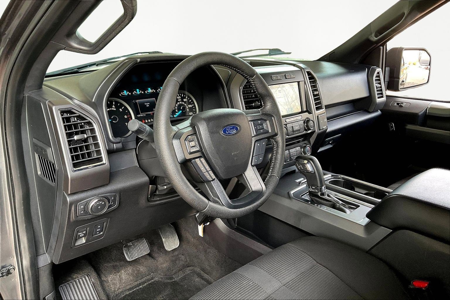 Used 2016 Ford F150 XLT w/ Equipment Group 302A Luxury image 17