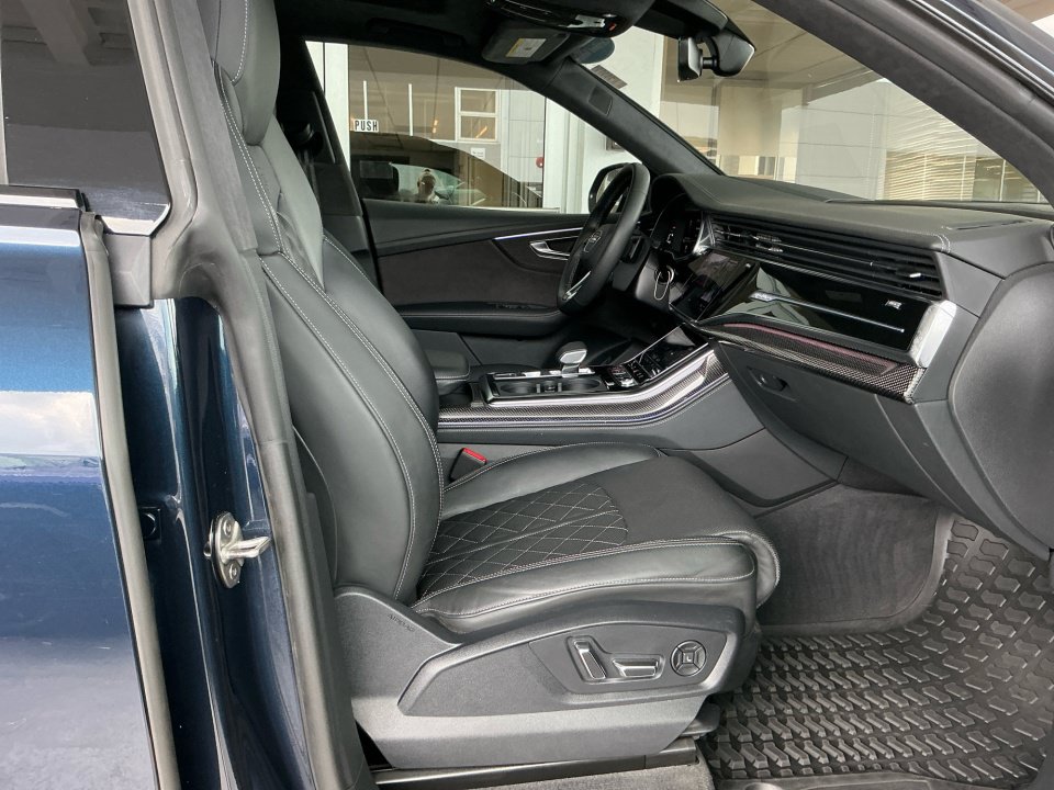 Used 2023 Audi SQ8 Prestige AWD/4WD image 28