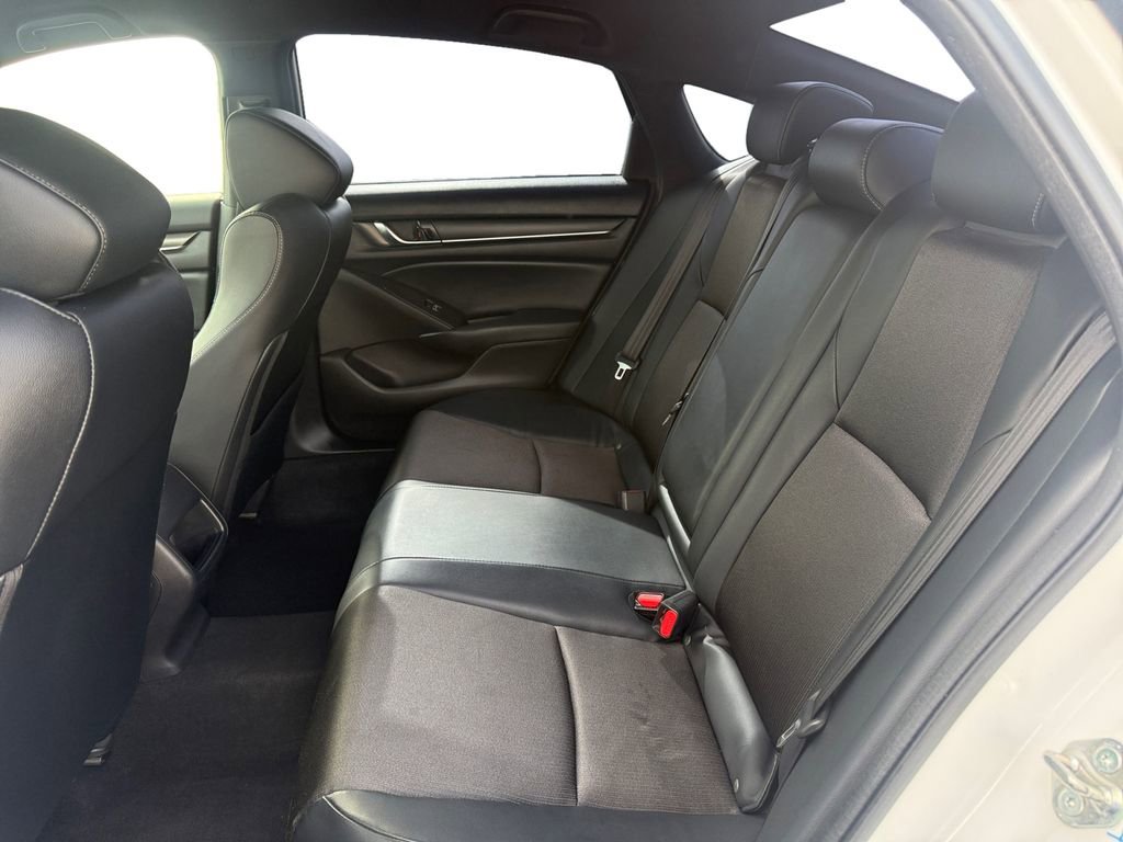 Used 2018 Honda Accord Sport image 16