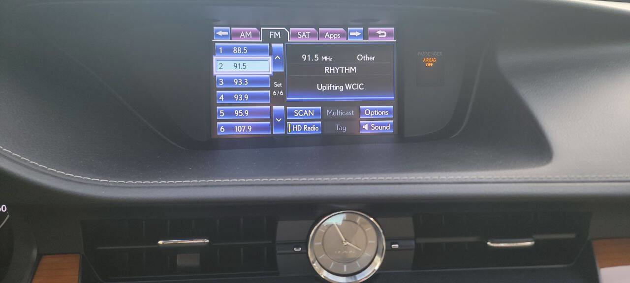 Used 2013 Lexus ES 300h image 36