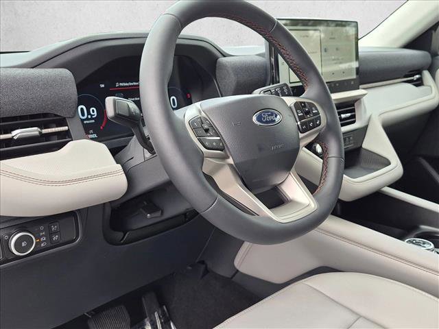 New 2026 Ford Explorer Active RWD image 3