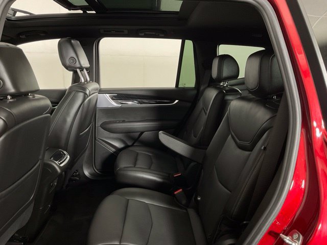 Used 2025 Cadillac XT6 Premium Luxury w/ Technology Package AWD/4WD image 31