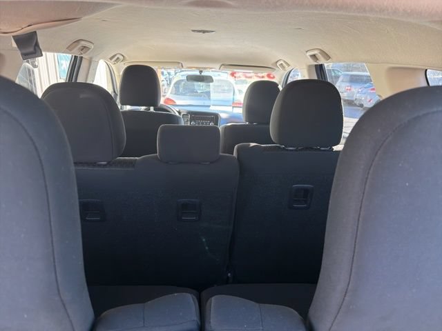 Used 2014 Mitsubishi Outlander ES FWD image 29