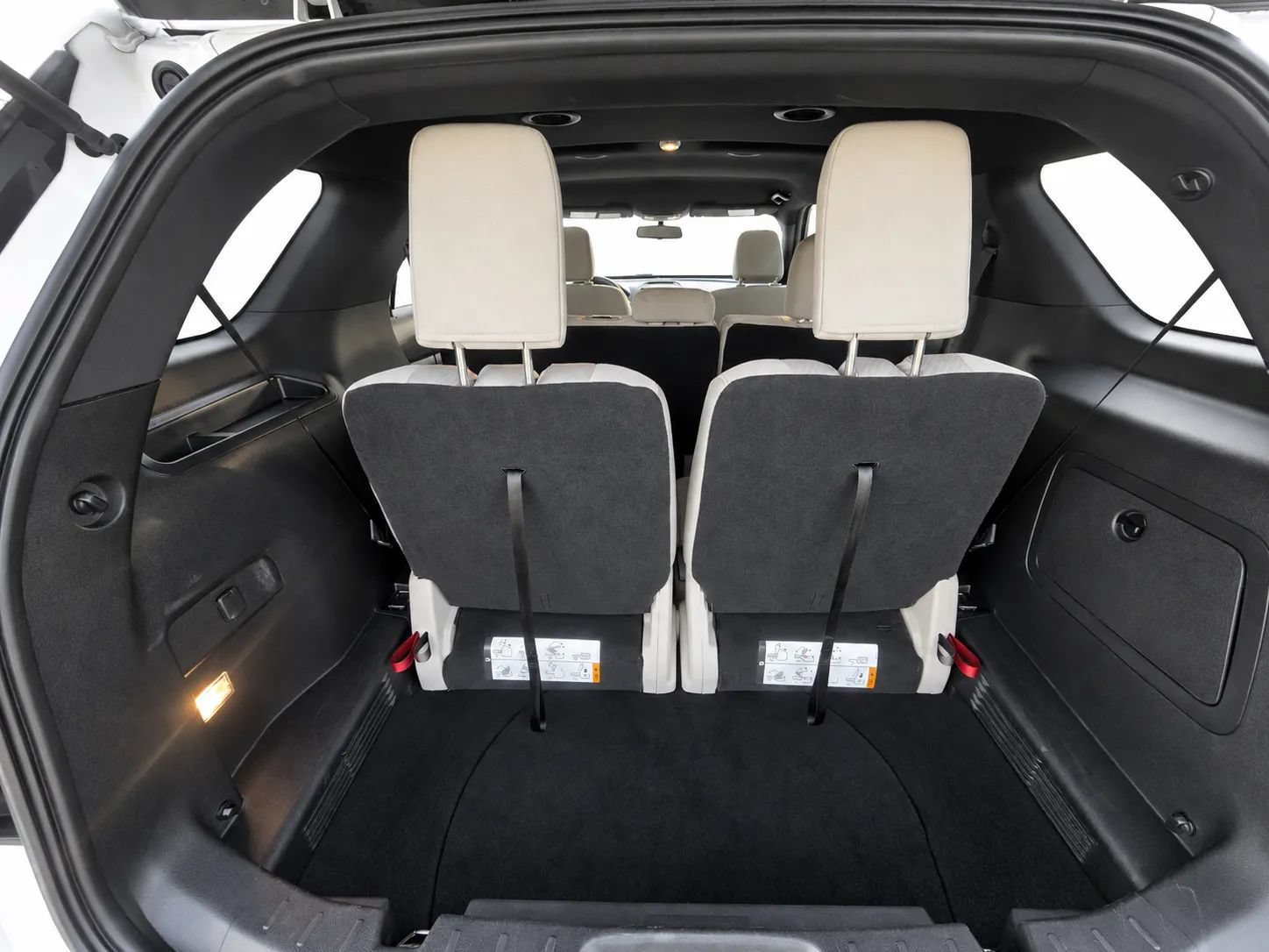 Used 2018 Ford Explorer FWD image 17