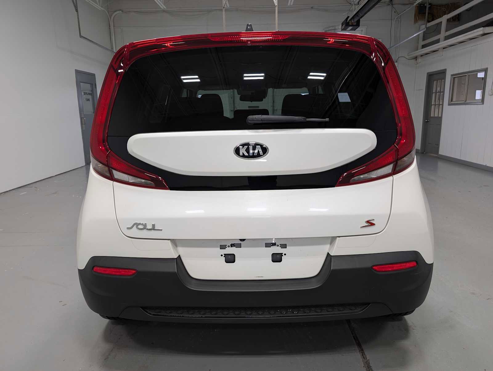 Certified 2021 Kia Soul S image 9