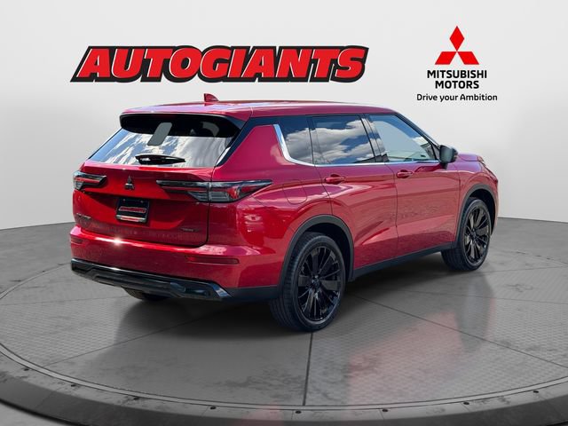 New 2026 Mitsubishi Outlander LE FWD image 2
