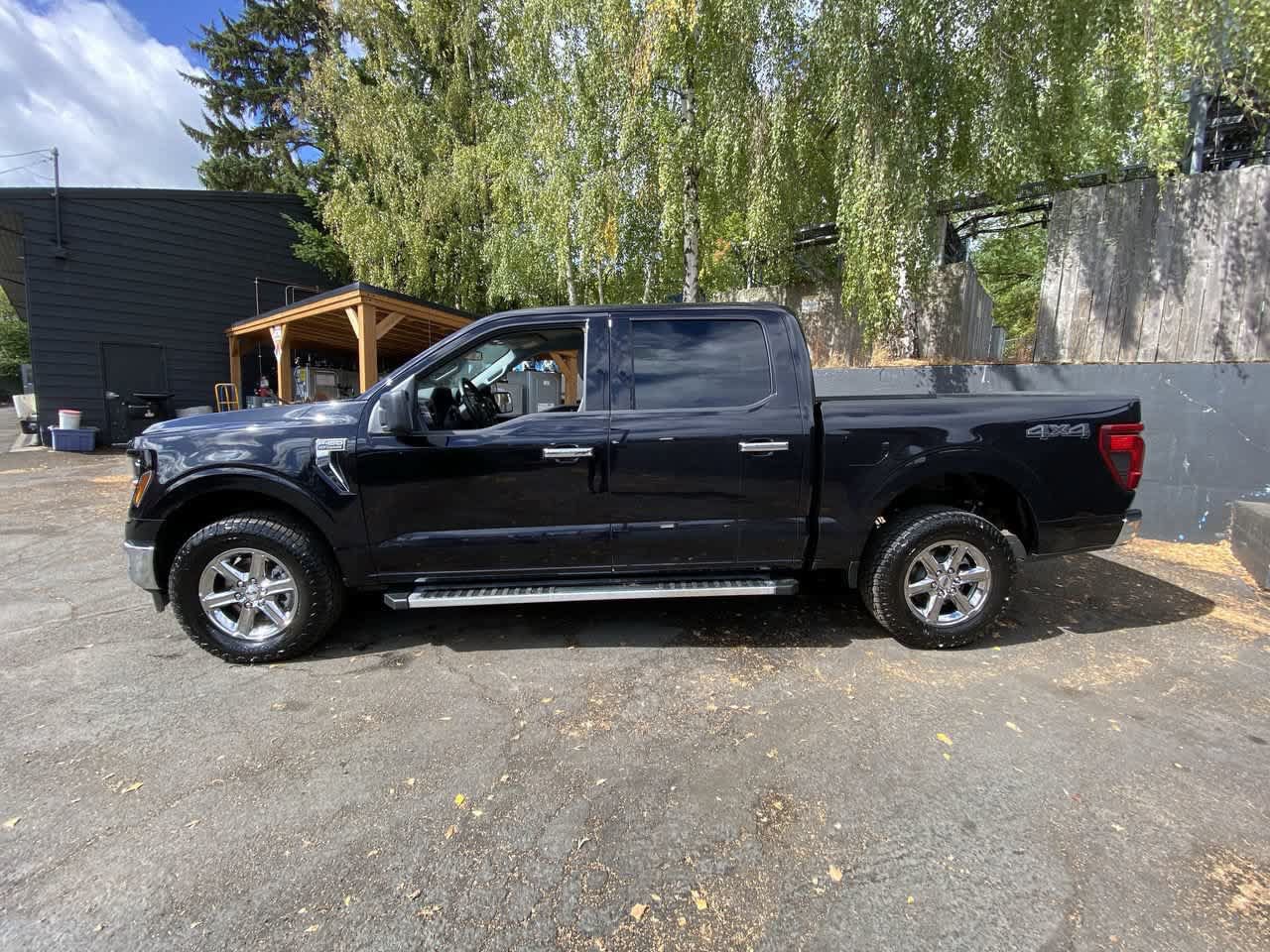Used 2025 Ford F150 XLT AWD/4WD image 3