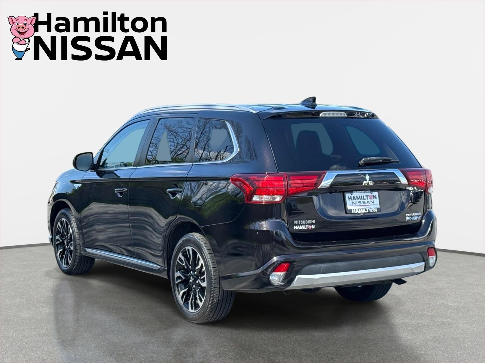 Used 2018 Mitsubishi Outlander 4WD Plug-In Hybrid image 4
