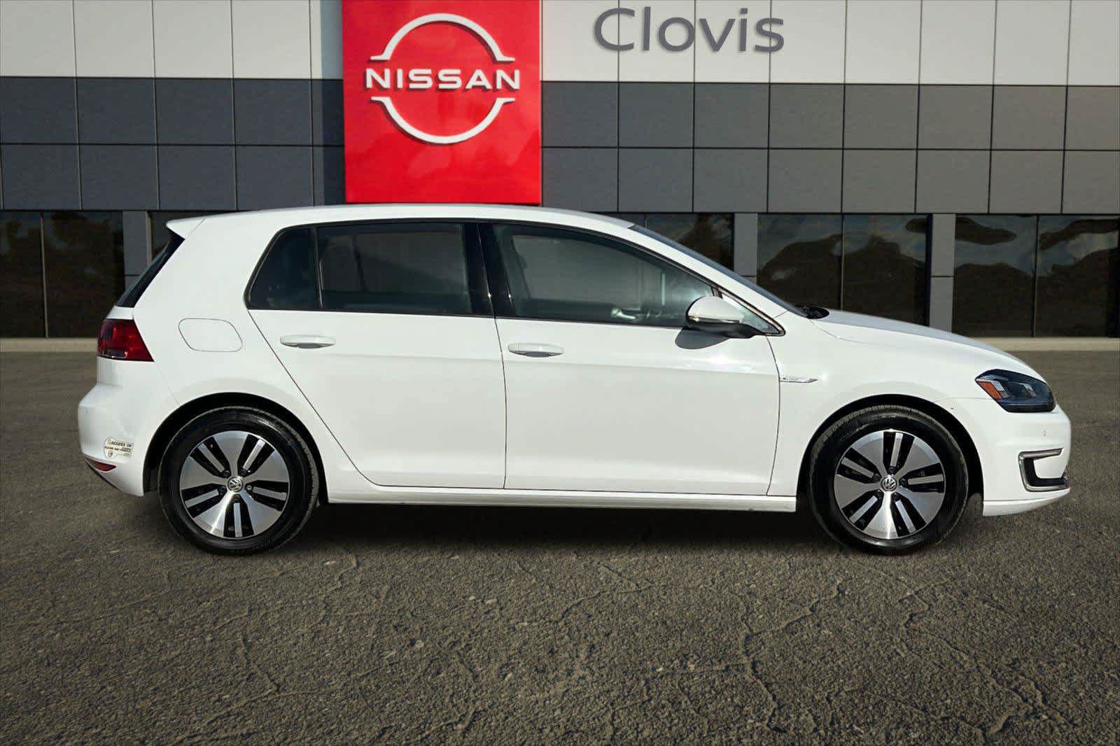 Used 2015 Volkswagen e-Golf SEL Premium FWD image 9