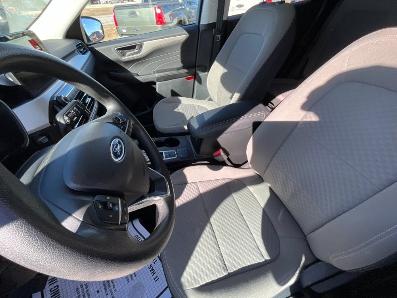 Used 2022 Ford Escape SE w/ SE Sport Appearance Package image 11