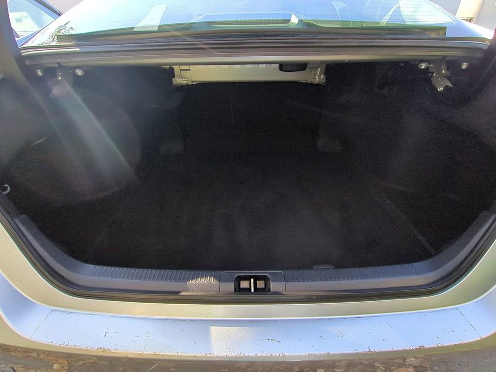 Used 2021 Toyota Camry LE image 12