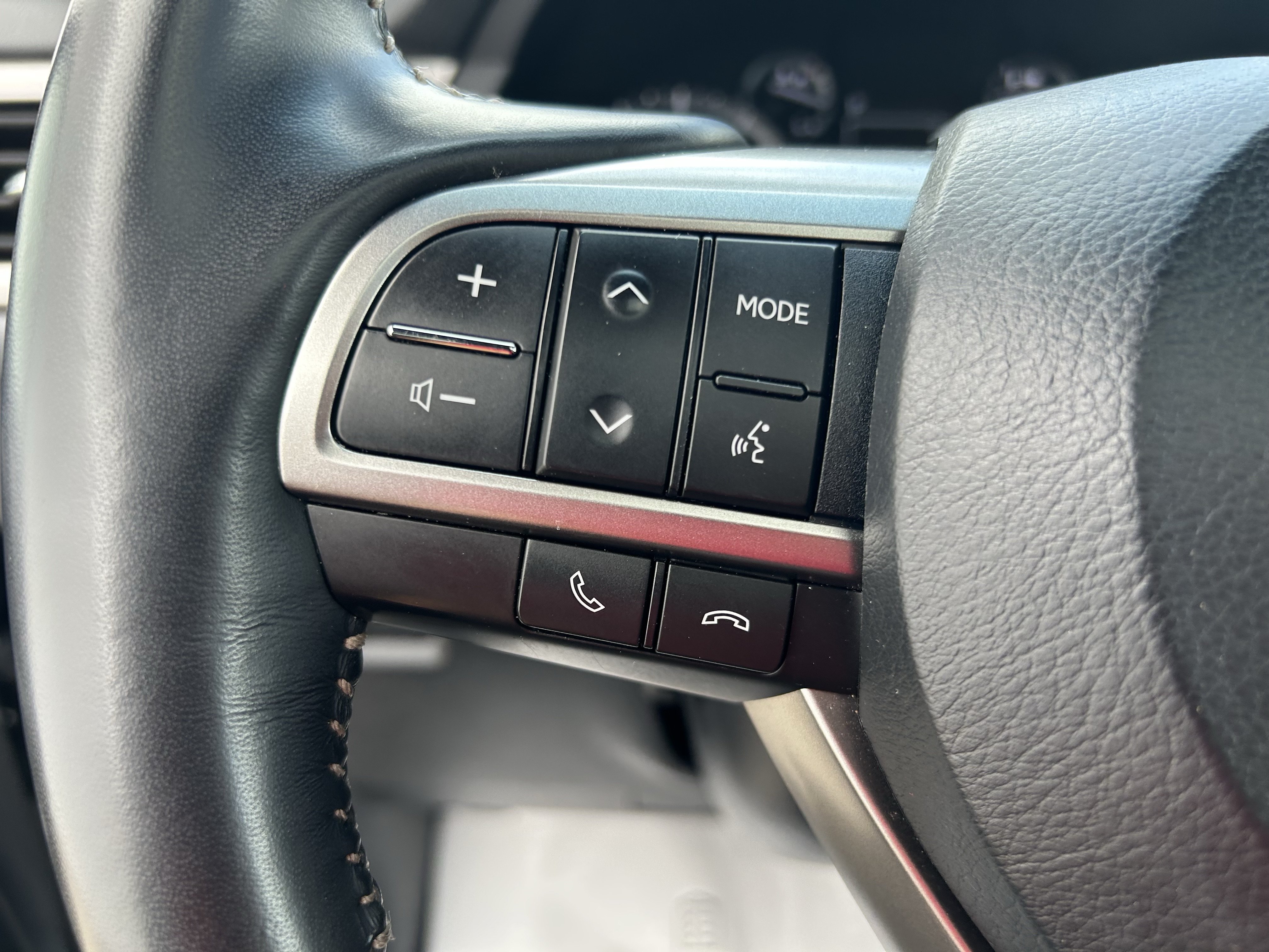 Used 2023 Lexus GX 460 Luxury w/ Sport Design Package AWD/4WD image 25