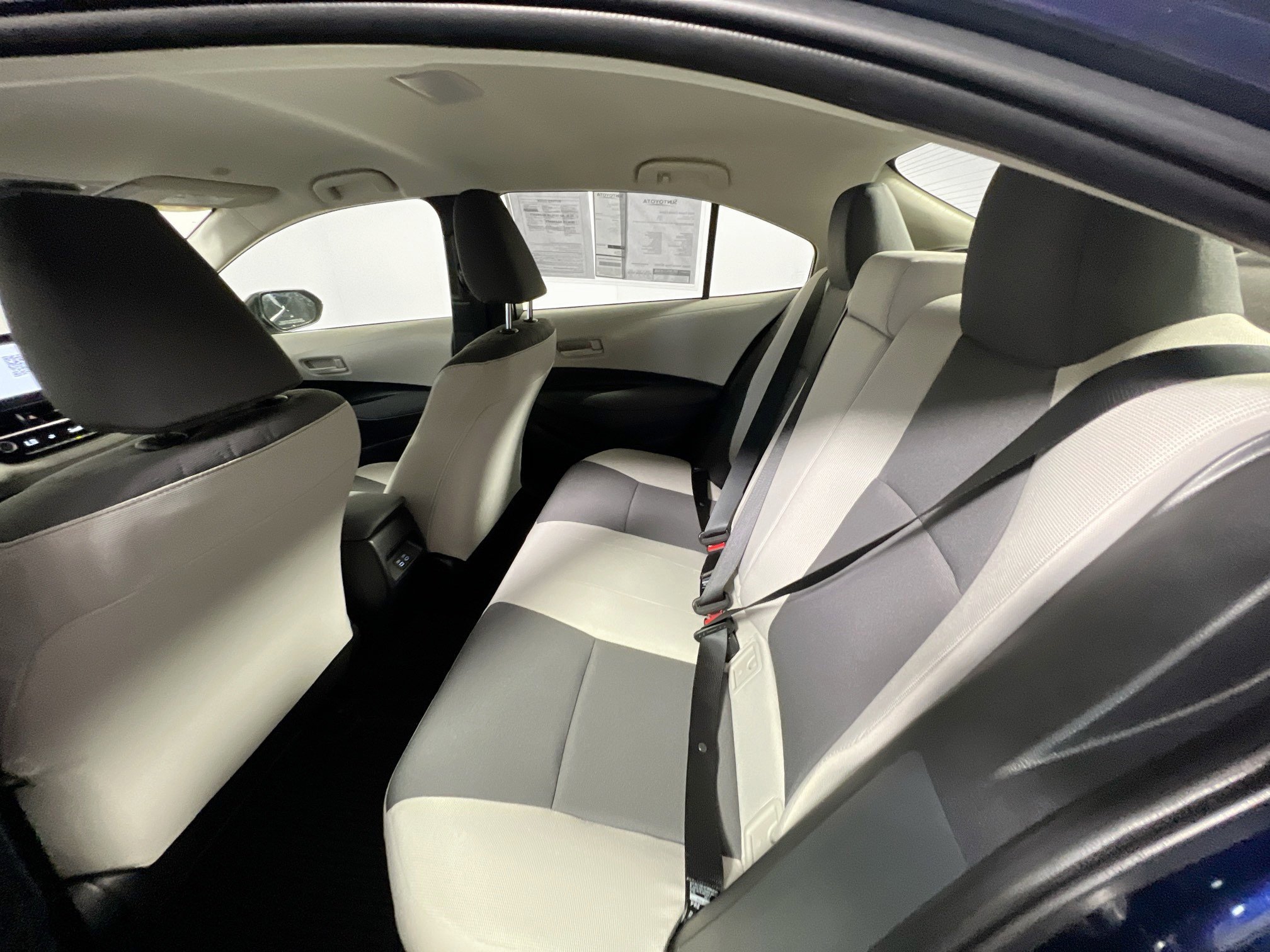 Used 2025 Toyota Corolla LE w/ Convenience Package FWD image 29