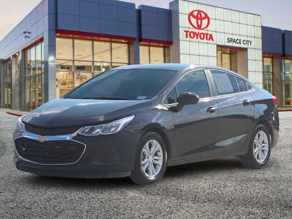 Used 2019 Chevrolet Cruze LS w/ LS Convenience Package FWD image 2