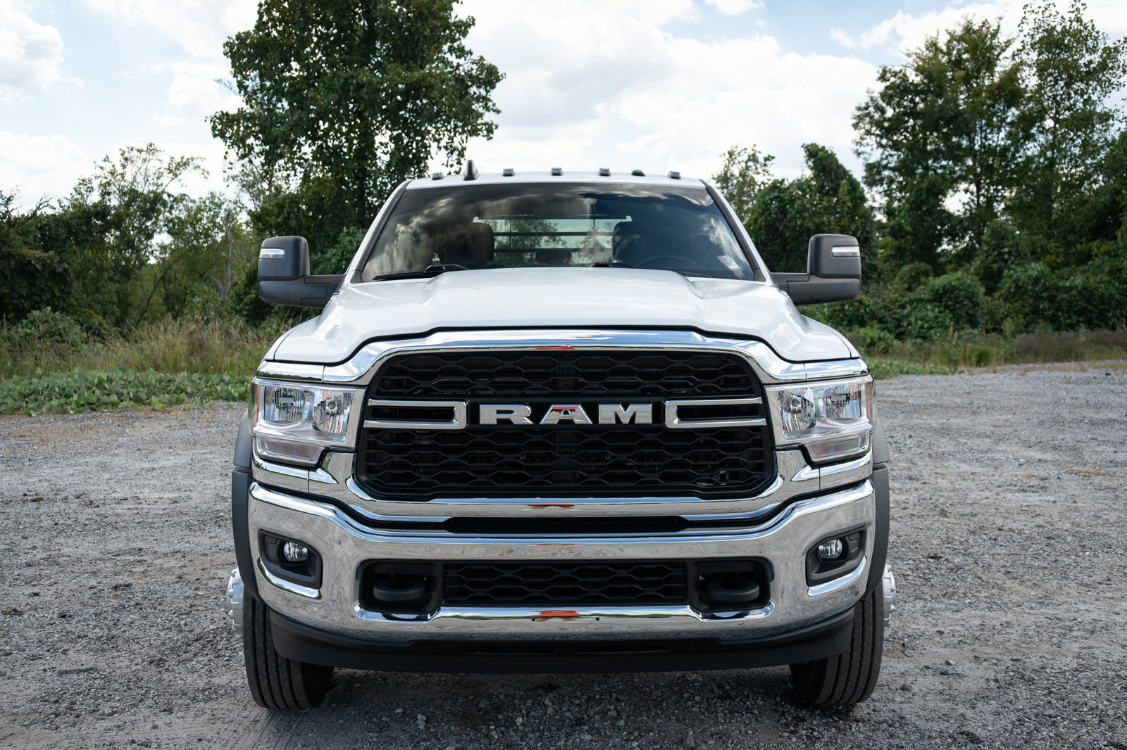 Used 2024 RAM 5500 Tradesman w/ Chrome Appearance Group AWD/4WD image 2