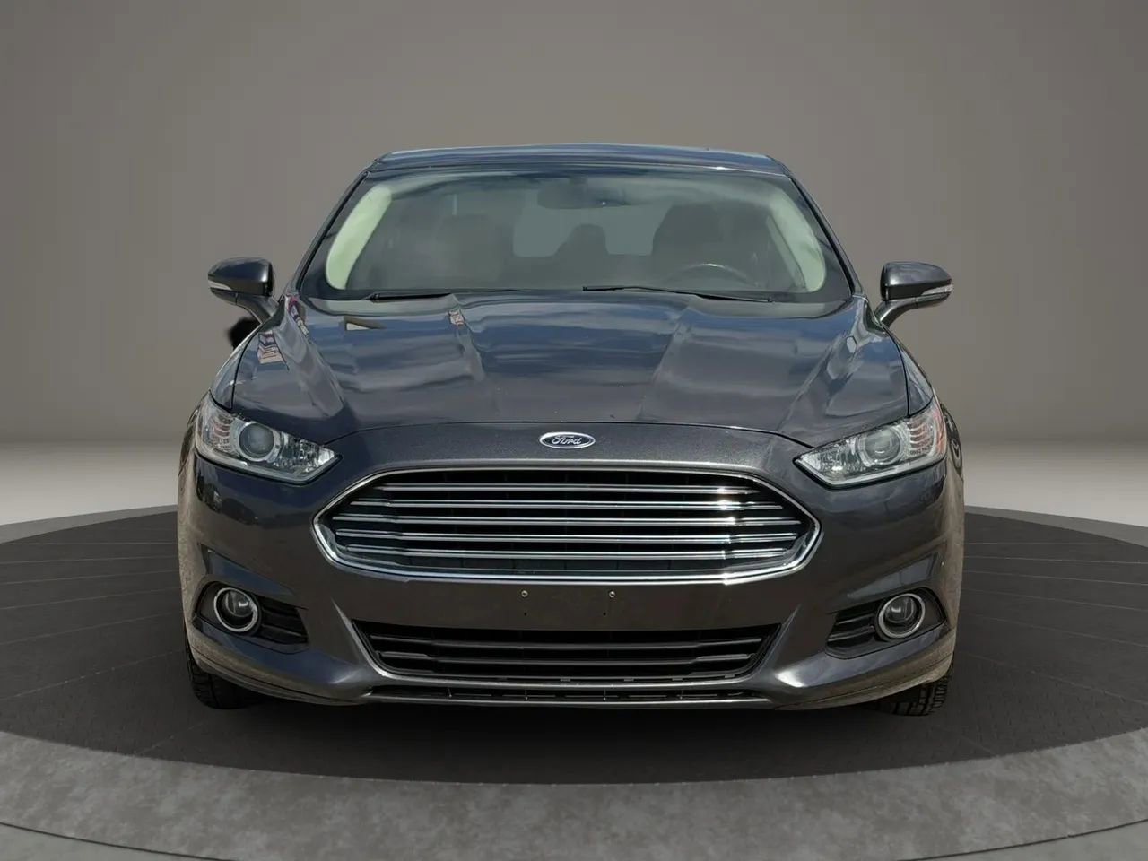 Used 2016 Ford Fusion SE w/ Equipment Group 202A image 2