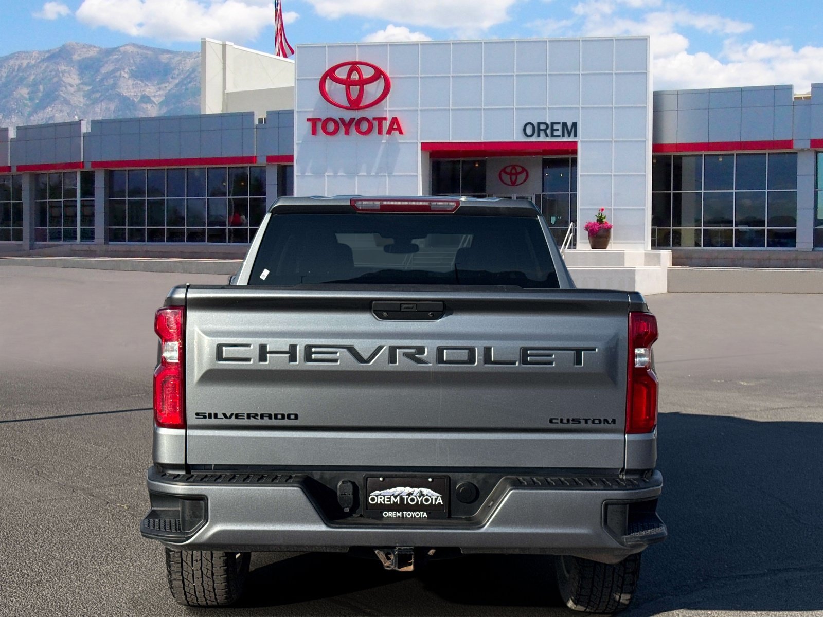 Used 2021 Chevrolet Silverado 1500 Custom w/ LPO, Dark Essentials Package AWD/4WD image 5