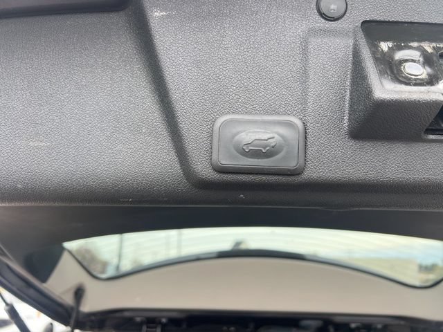 Used 2017 Chevrolet Traverse Premier w/ LPO, 'HIT The Road' Package FWD image 15