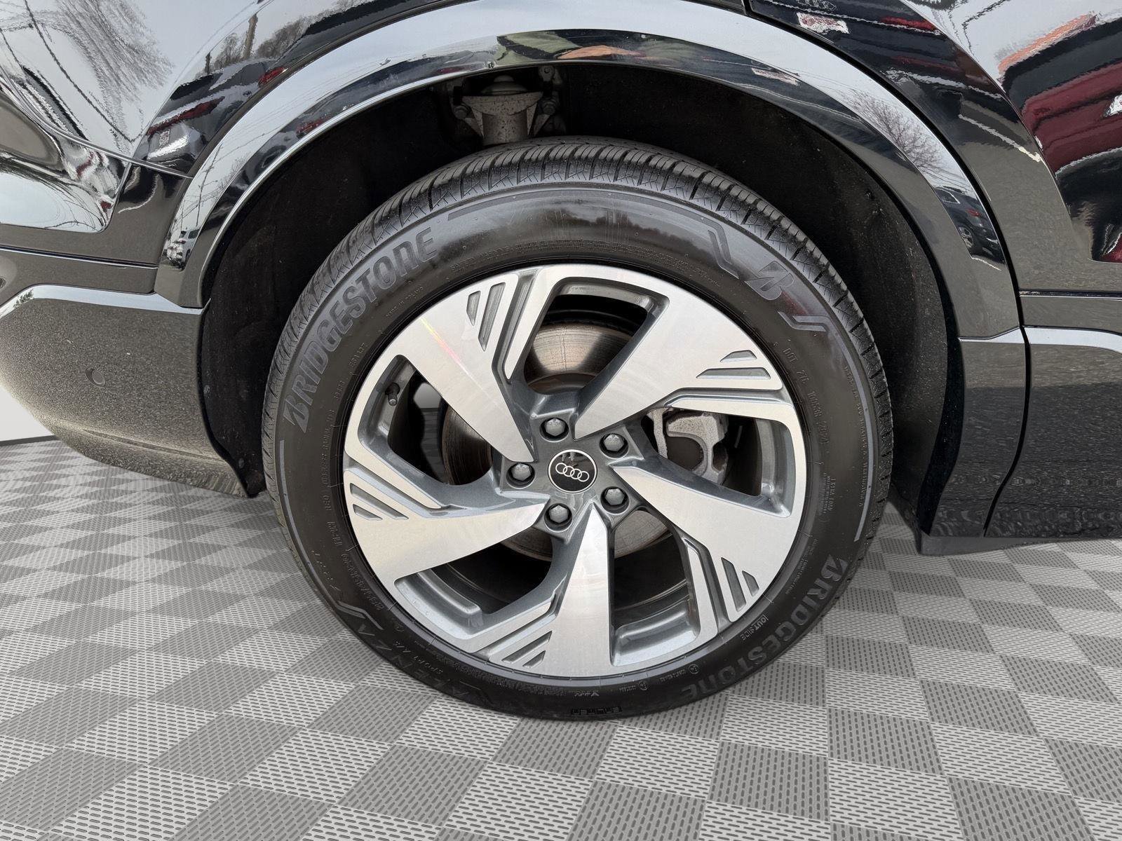 Used 2025 Audi Q6 e-tron Premium Plus w/ Premium Plus image 8