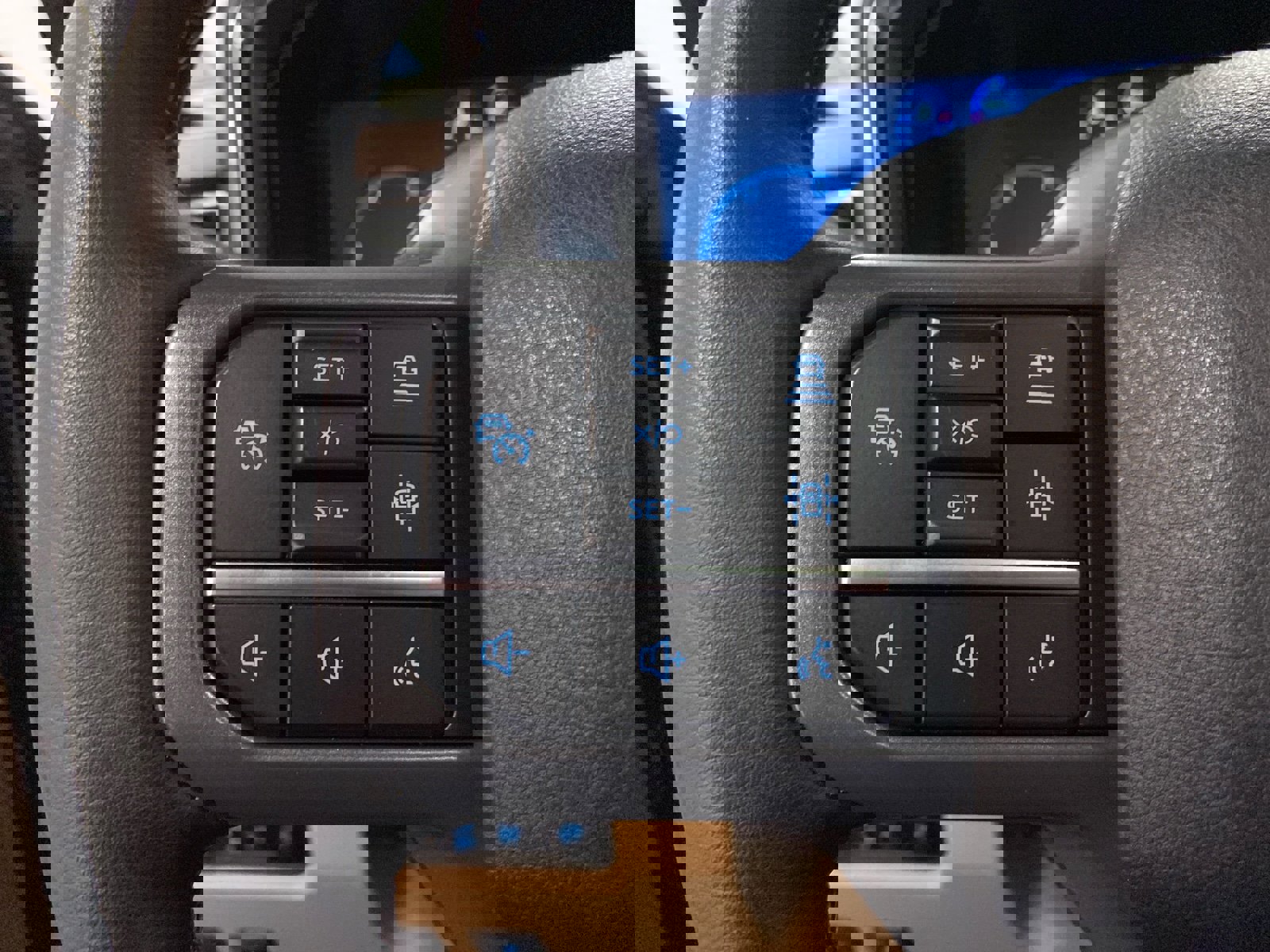 Certified 2025 Ford F350 Lariat w/ Lariat Ultimate Package image 20