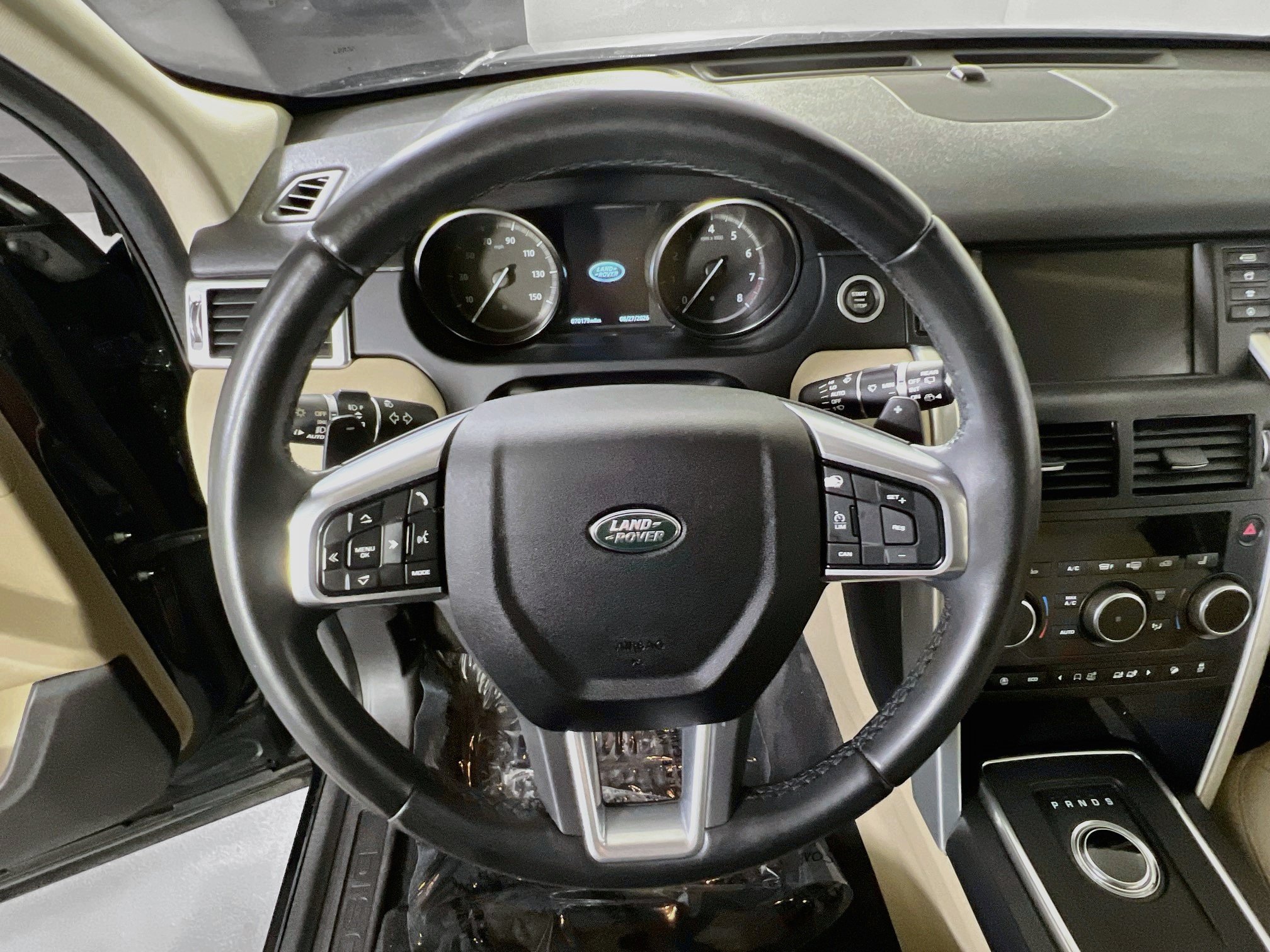 Used 2019 Land Rover Discovery Sport HSE AWD/4WD image 11