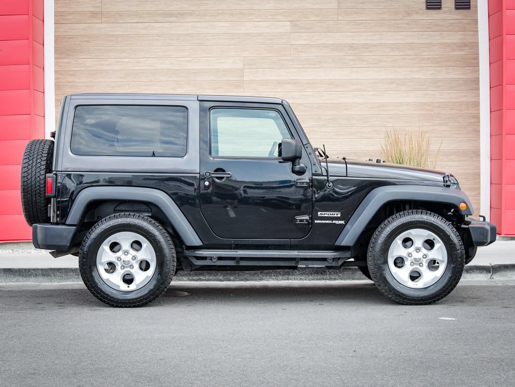 Used 2018 Jeep Wrangler Sport AWD/4WD image 2