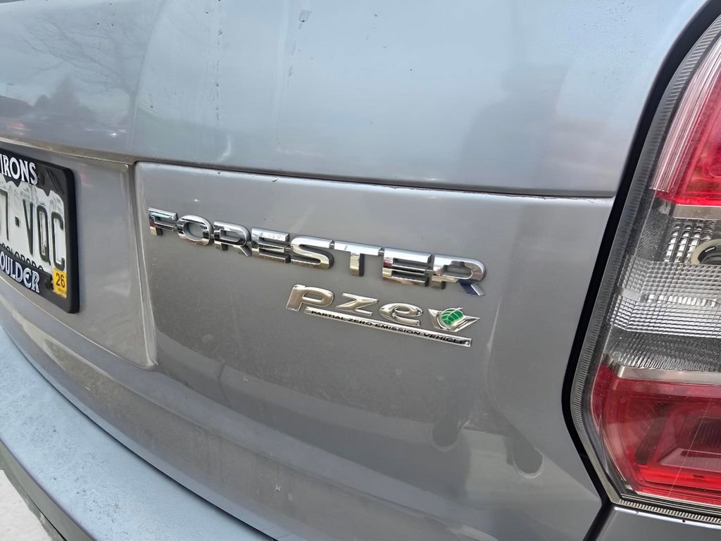 Used 2015 Subaru Forester 2.5i w/ Alloy Wheel Package image 9