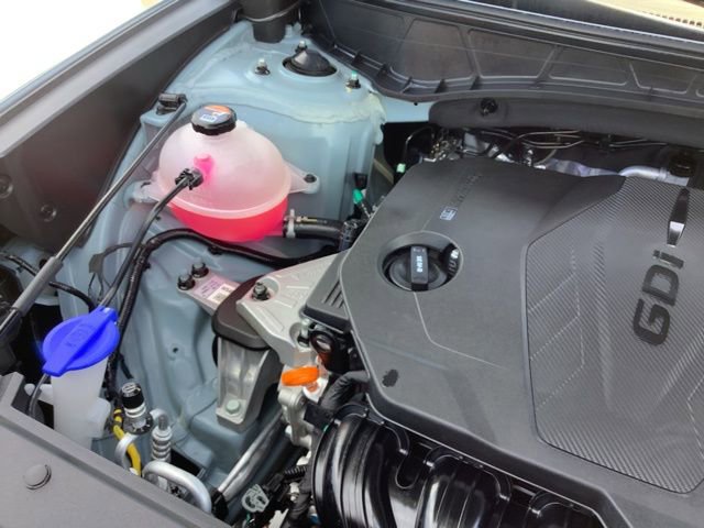 Certified 2025 Hyundai Santa Cruz SE FWD image 18