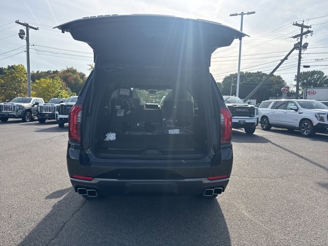 New 2026 GMC Yukon AT4 w/ AT4 Premium Package image 10