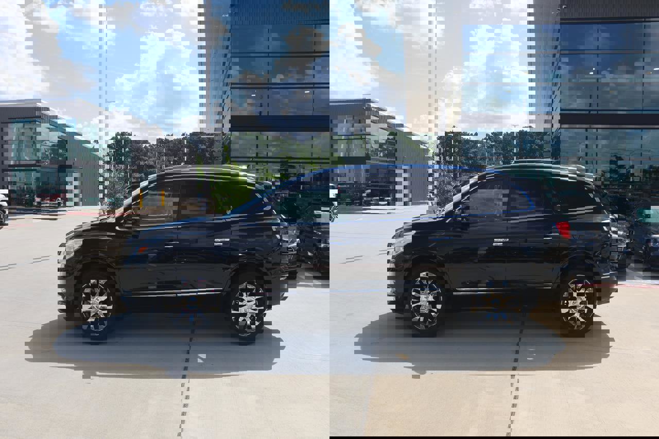 Used 2017 Buick Enclave Premium w/ Experience Buick Package image 3