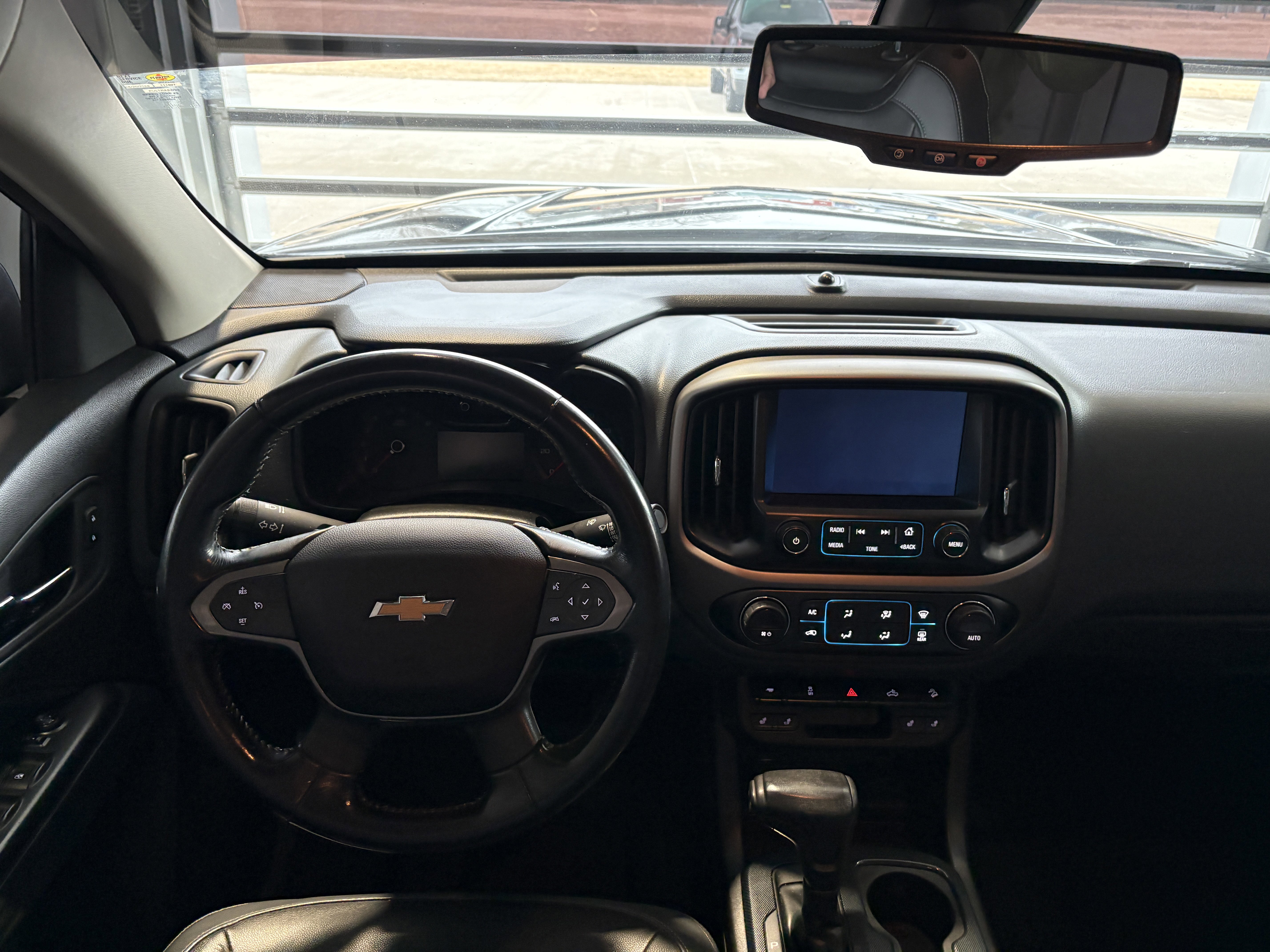 Used 2016 Chevrolet Colorado Z71 w/ Z71 Midnight Edition image 11