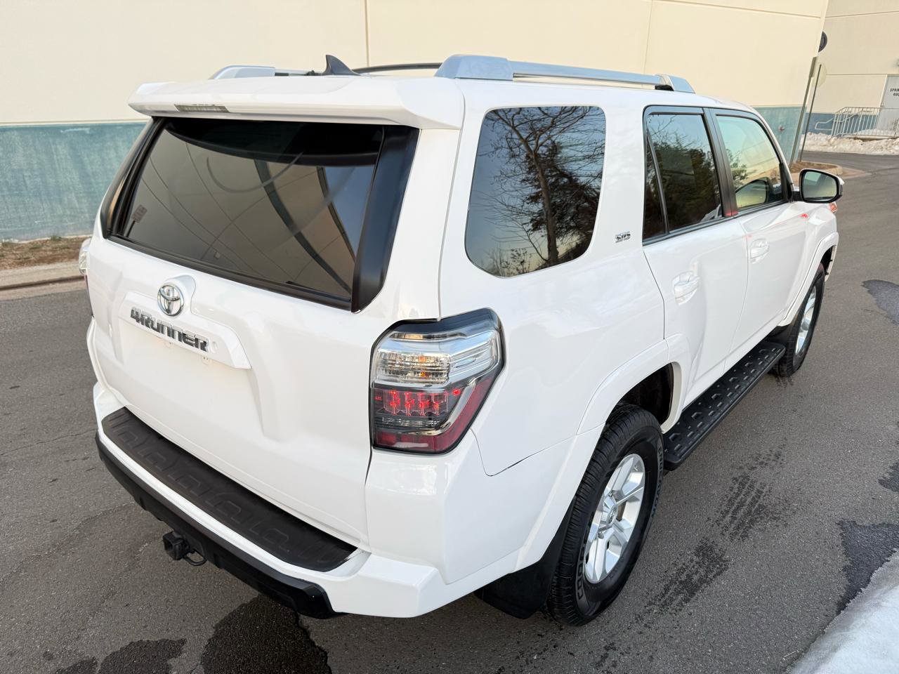 Used 2015 Toyota 4Runner SR5 image 4
