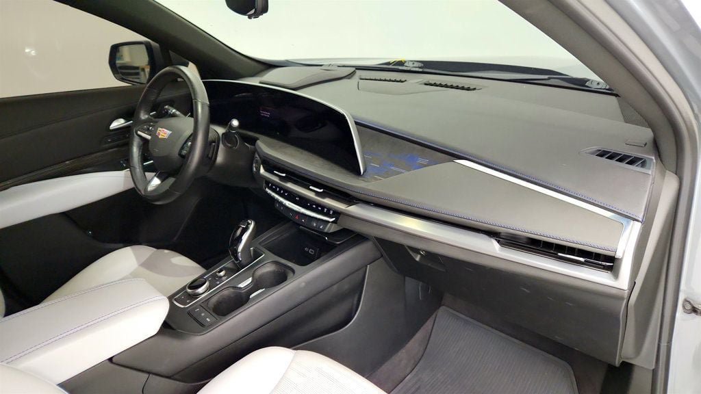Used 2024 Cadillac XT4 Sport FWD image 26
