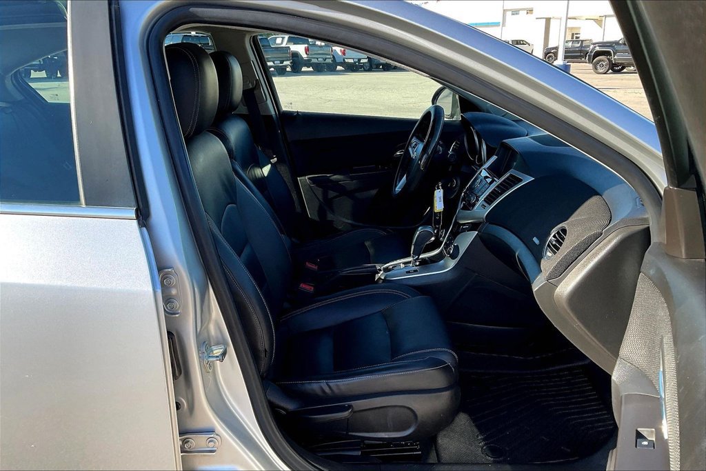 Used 2015 Chevrolet Cruze LT FWD image 13