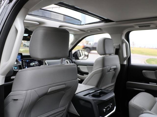 Used 2025 Ford Expedition Active image 15