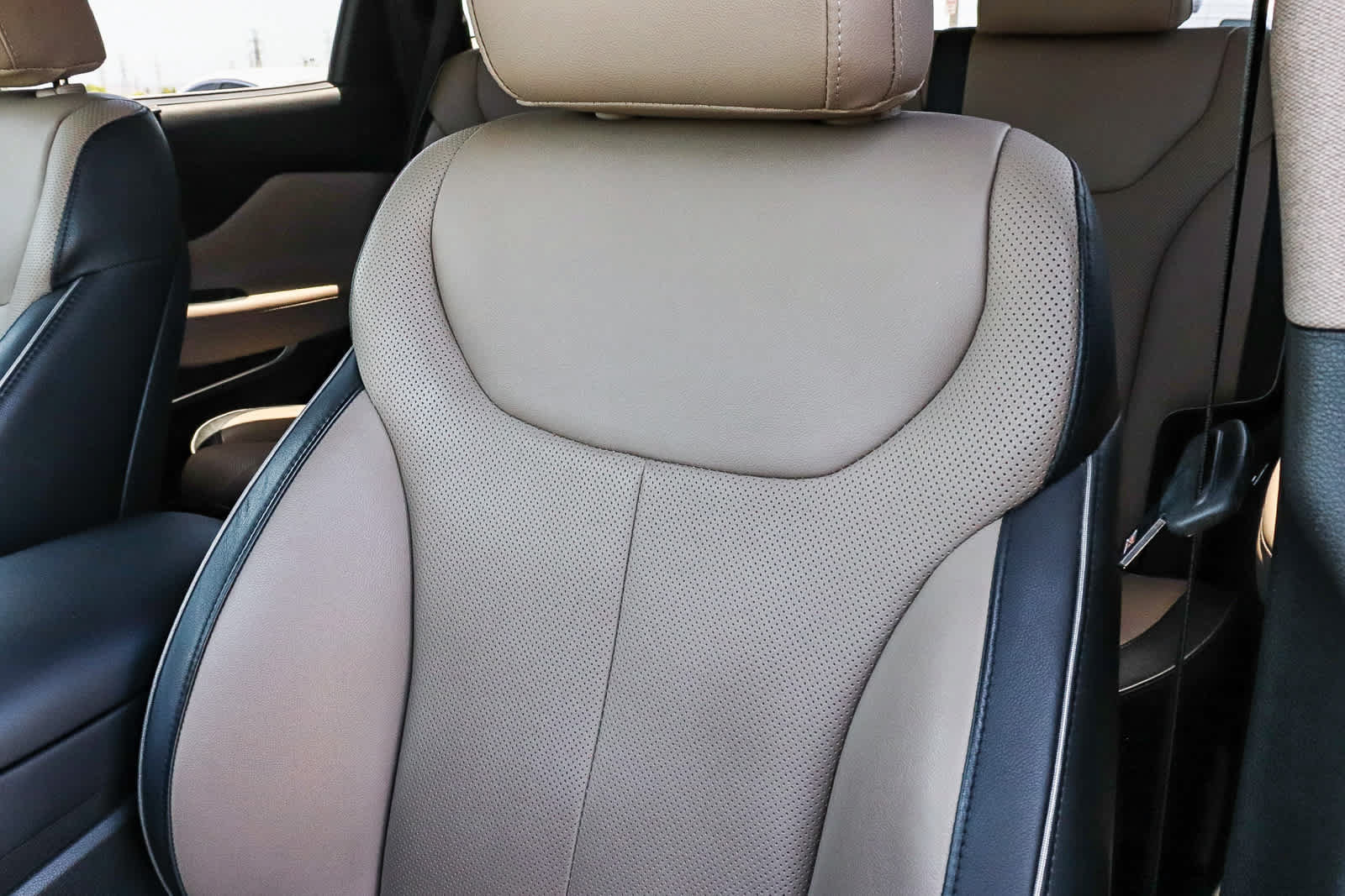 Used 2022 Hyundai Santa Fe Limited AWD/4WD image 33